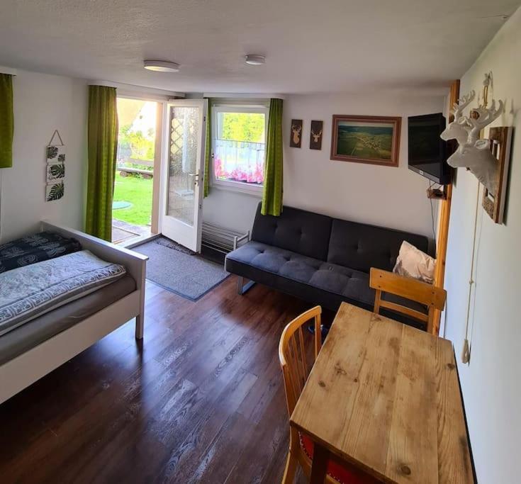 Friedenweiler Idyllische Kleine Ferienwohnung Im Schwarzwald מראה חיצוני תמונה